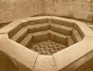 VESTIGES ROMAINS ET HAUTS PLATEAU 00032 TIMGAD LE BAPTISTERE